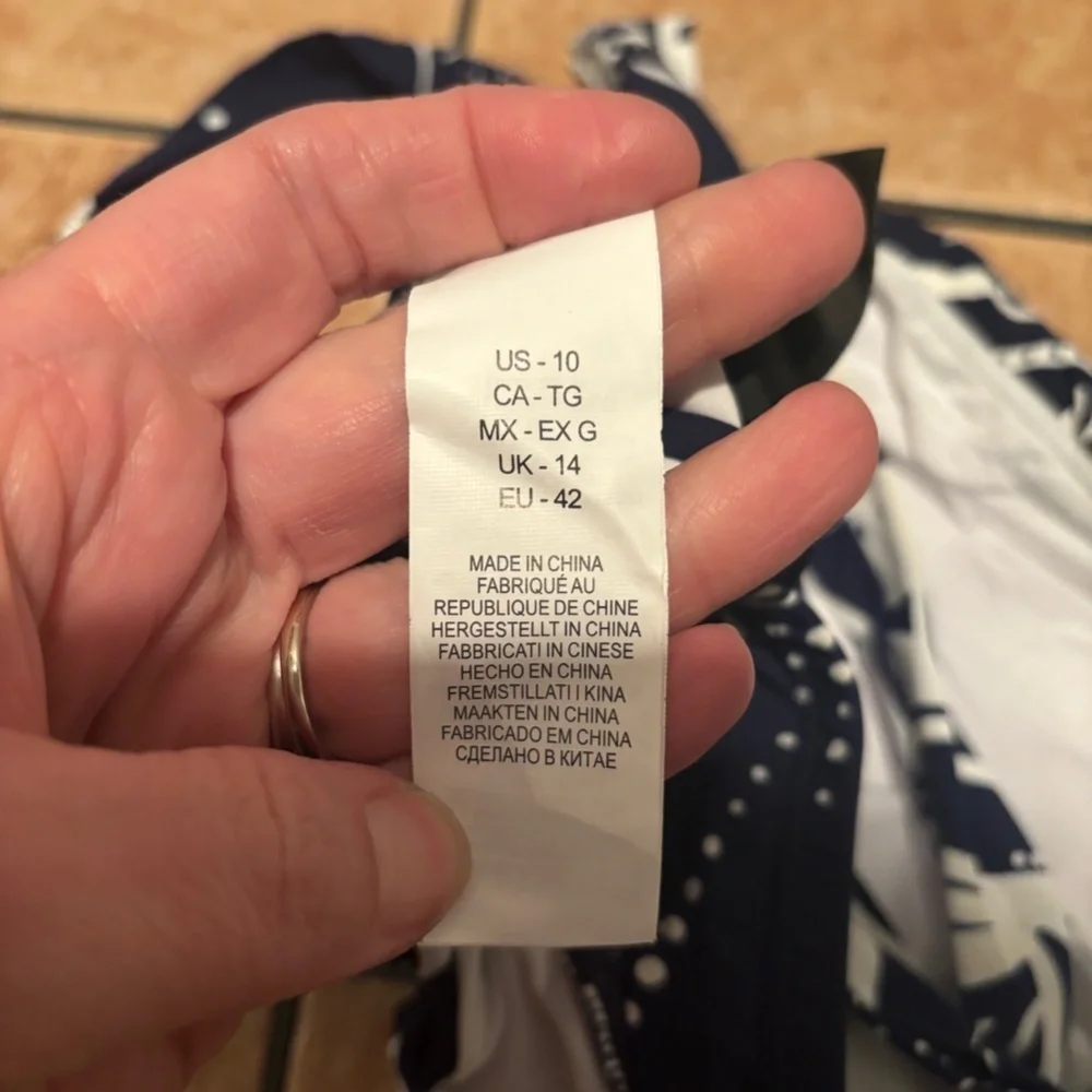 LA Blanca At the Playa High Neck Midline Bikini Top Navy and White Size 10